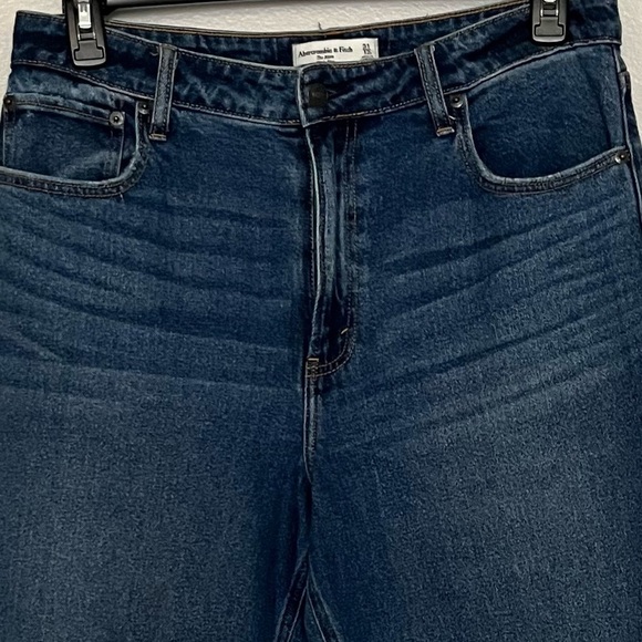 ABERCROMBIE & FITCH- The Mom High Rise Dark Wash Jeans Curve Love 31/12 - Picture 3 of 4